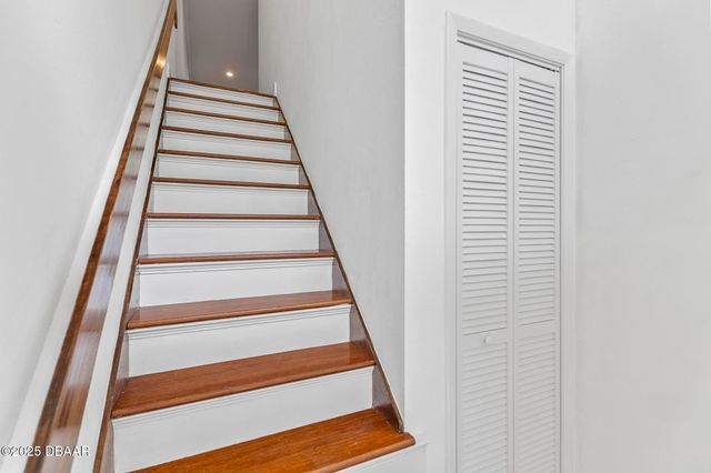 8 Oakmont Court, Palm Coast, FL 32137