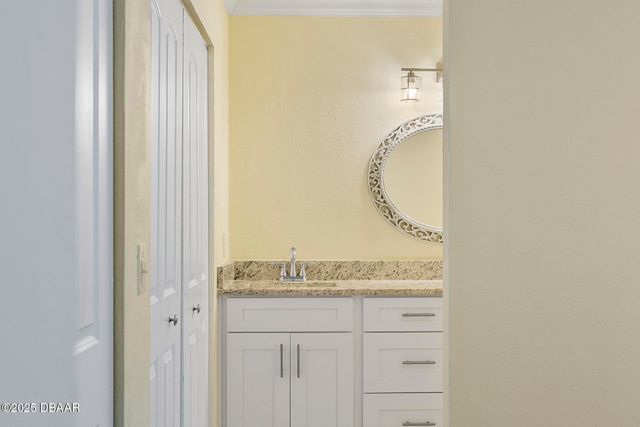 8 Oakmont Court, Palm Coast, FL 32137