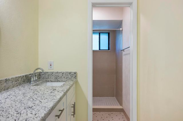 8 Oakmont Court, Palm Coast, FL 32137