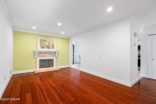 8 Oakmont Court, Palm Coast, FL 32137