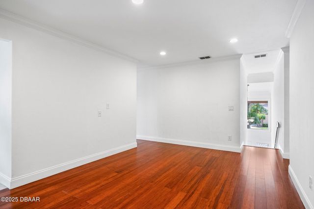 8 Oakmont Court, Palm Coast, FL 32137