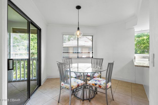 8 Oakmont Court, Palm Coast, FL 32137