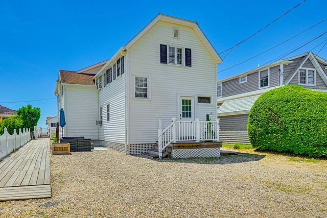 22 West End Drive 1, Old Lyme, CT 06371