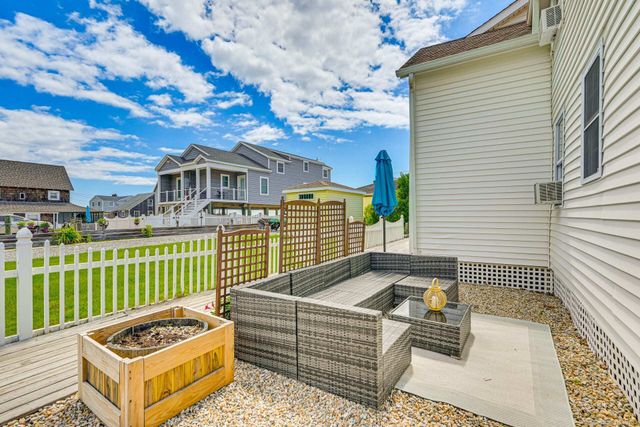 22 West End Drive 1, Old Lyme, CT 06371