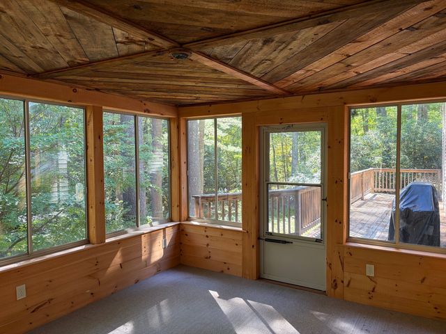 23 Forest St, Upton, MA 01568