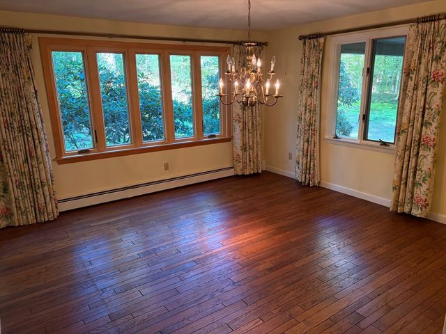23 Forest St, Upton, MA 01568