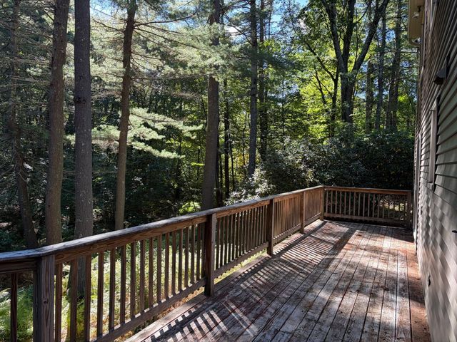 23 Forest St, Upton, MA 01568