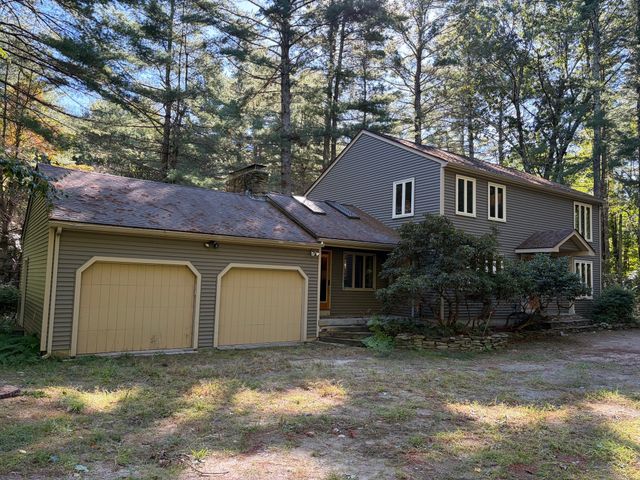23 Forest St, Upton, MA 01568