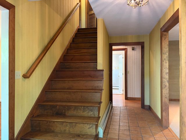 23 Forest St, Upton, MA 01568