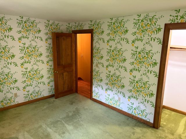 23 Forest St, Upton, MA 01568