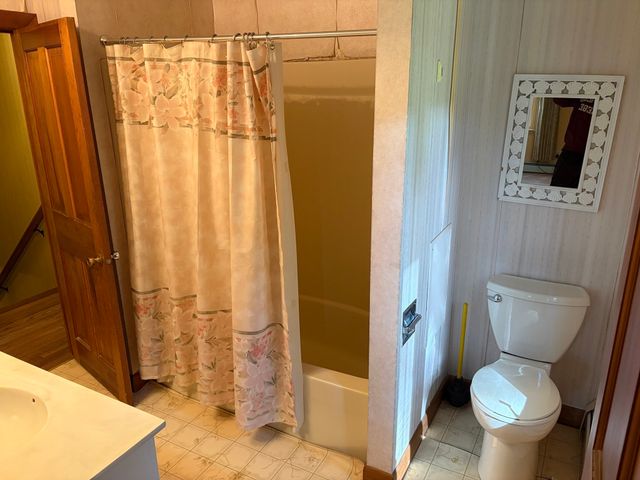 23 Forest St, Upton, MA 01568