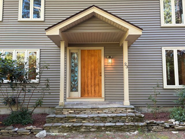23 Forest St, Upton, MA 01568