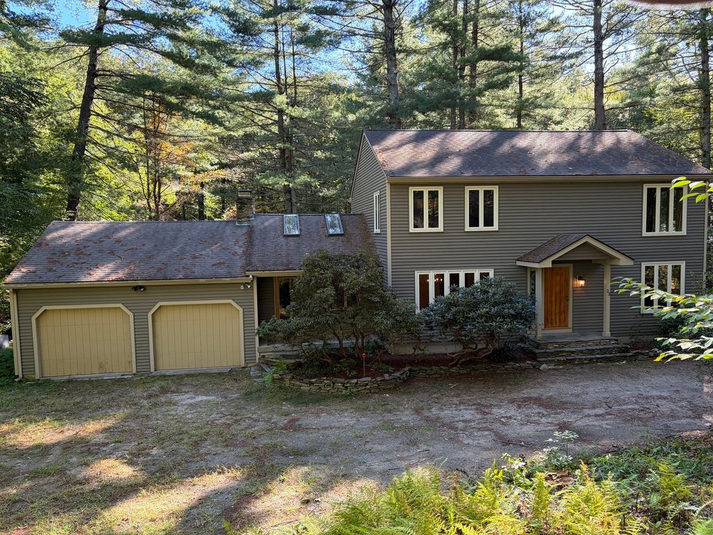 23 Forest St, Upton, MA 01568