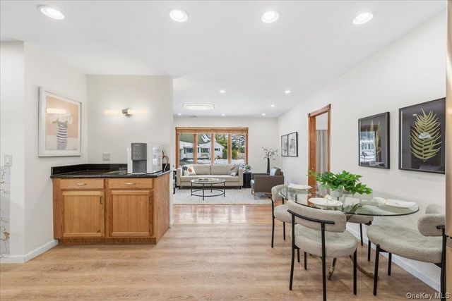 85 Briarcliff Road, Westbury, NY 11590