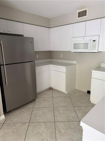 15415 Cedarwood LN 3, Naples, FL 34110
