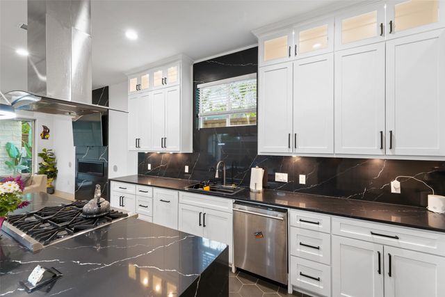 6715 Tyree Street, Dallas, TX 75209