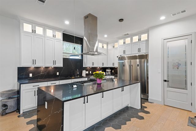 6715 Tyree Street, Dallas, TX 75209