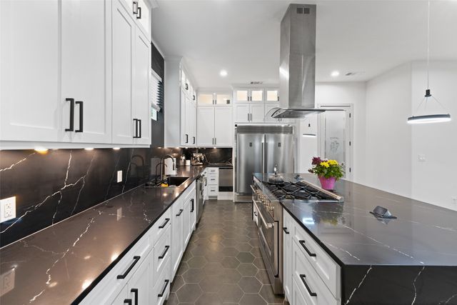 6715 Tyree Street, Dallas, TX 75209