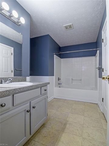 17 Ireland ST, Hampton, VA 23663