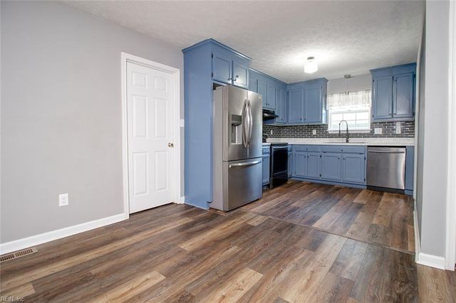 17 Ireland ST, Hampton, VA 23663