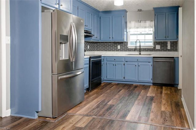 17 Ireland ST, Hampton, VA 23663