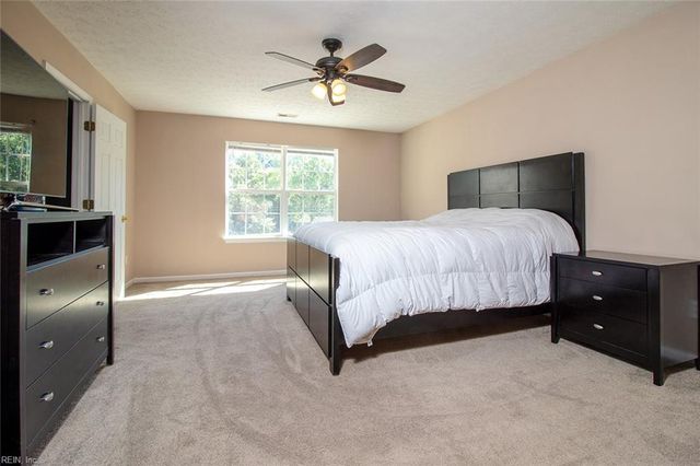 17 Ireland ST, Hampton, VA 23663
