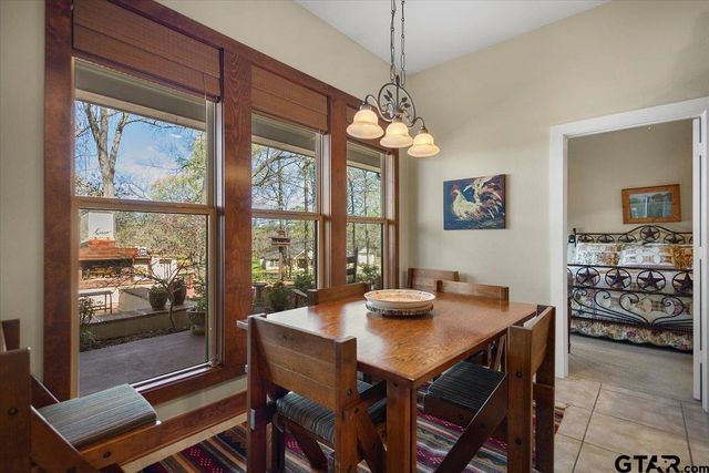 24050 Red Azalea Ln., Lindale, TX 75771