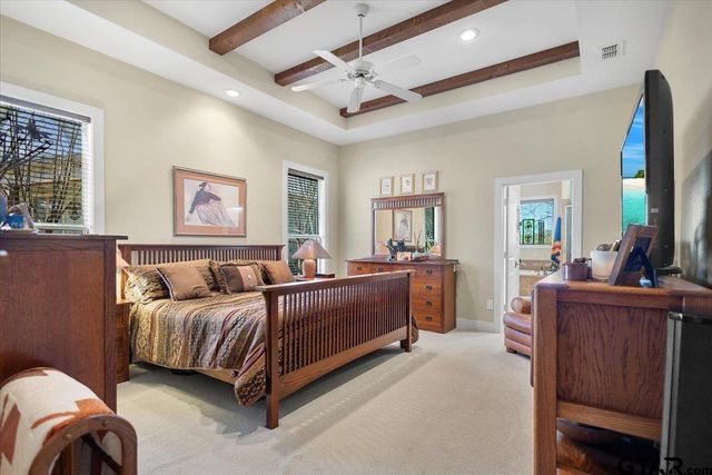 24050 Red Azalea Ln., Lindale, TX 75771