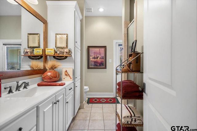 24050 Red Azalea Ln., Lindale, TX 75771