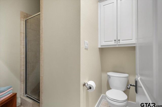 24050 Red Azalea Ln., Lindale, TX 75771