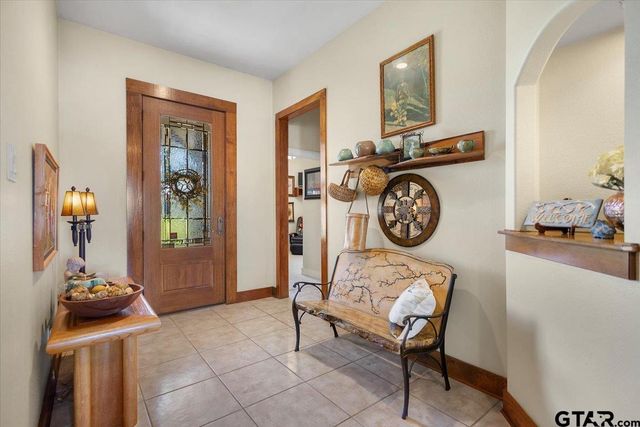 24050 Red Azalea Ln., Lindale, TX 75771