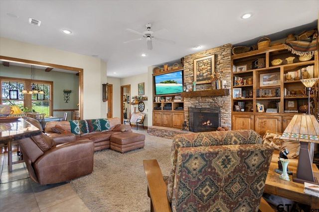 24050 Red Azalea Ln., Lindale, TX 75771