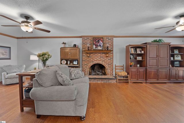 67 Washington Drive, Piedmont, SC 29673