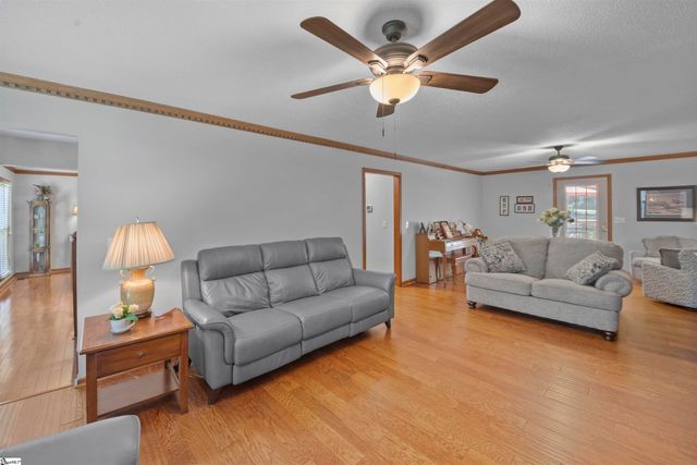 67 Washington Drive, Piedmont, SC 29673