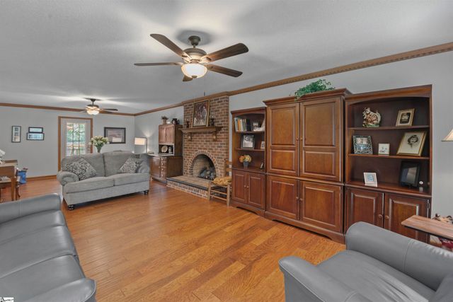67 Washington Drive, Piedmont, SC 29673