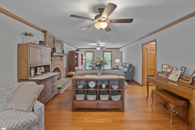 67 Washington Drive, Piedmont, SC 29673