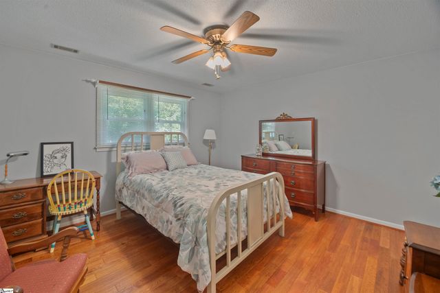67 Washington Drive, Piedmont, SC 29673
