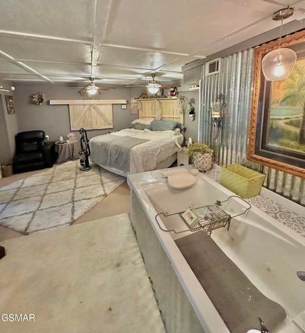 3855 Catewright Road, Kodak, TN 37764