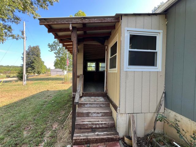 5210 County Road 5490, Willow Springs, MO 65793