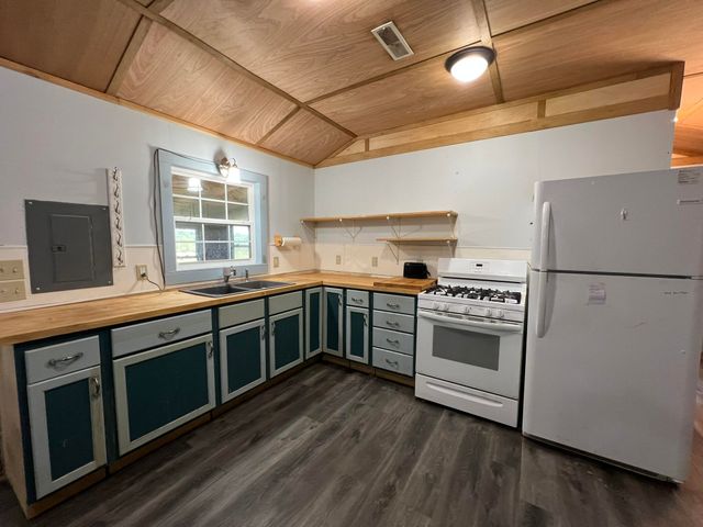 5210 County Road 5490, Willow Springs, MO 65793