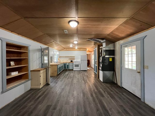 5210 County Road 5490, Willow Springs, MO 65793