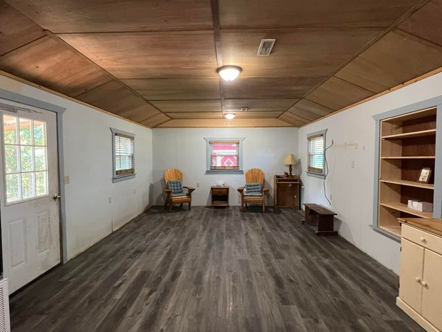 5210 County Road 5490, Willow Springs, MO 65793