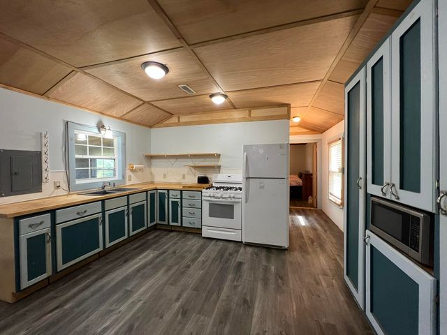 5210 County Road 5490, Willow Springs, MO 65793