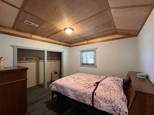 5210 County Road 5490, Willow Springs, MO 65793