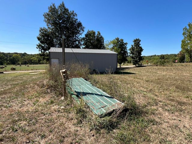 5210 County Road 5490, Willow Springs, MO 65793