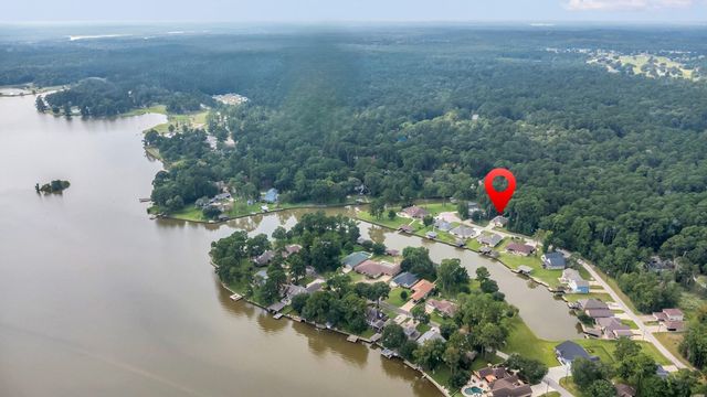 42 Trail Lake, Trinity, TX 75862