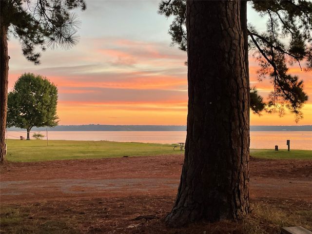 42 Trail Lake, Trinity, TX 75862