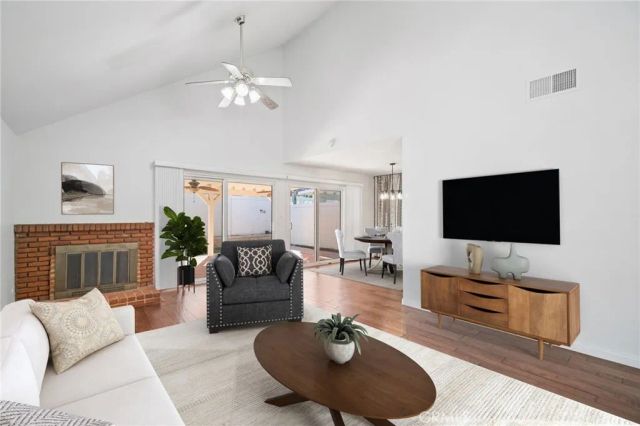 22810 Rio Chico, Valencia, CA 91354