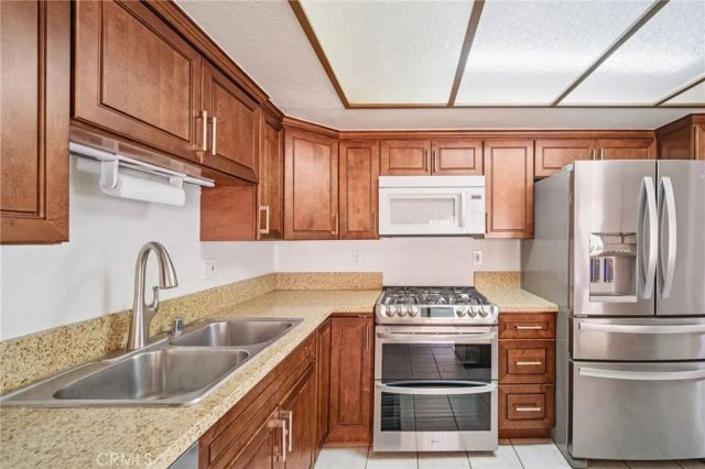 22810 Rio Chico, Valencia, CA 91354