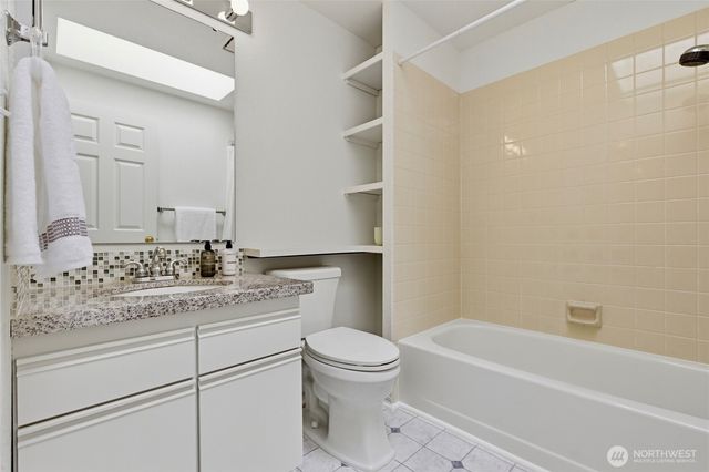 31074 9th Avenue S, Federal Way, WA 98003